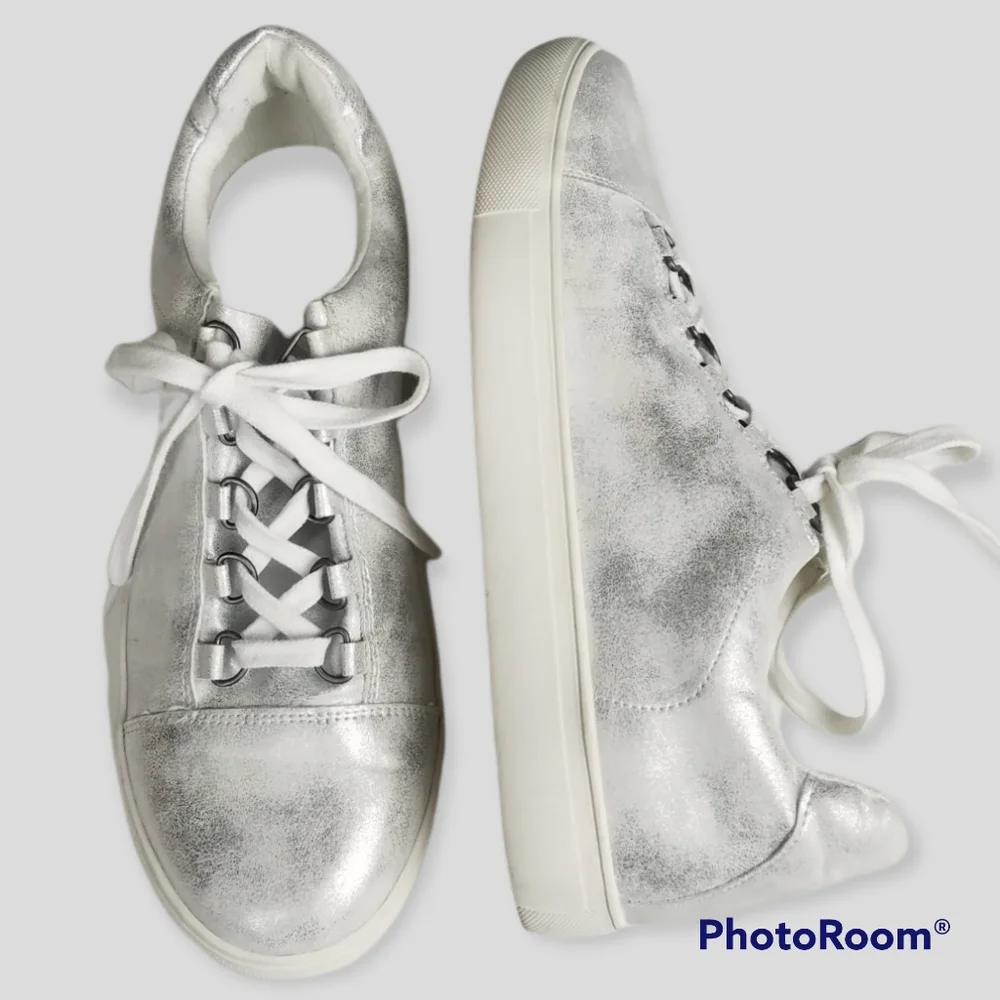 Coconuts by Matisse Casual Silver Sneakers Size 8